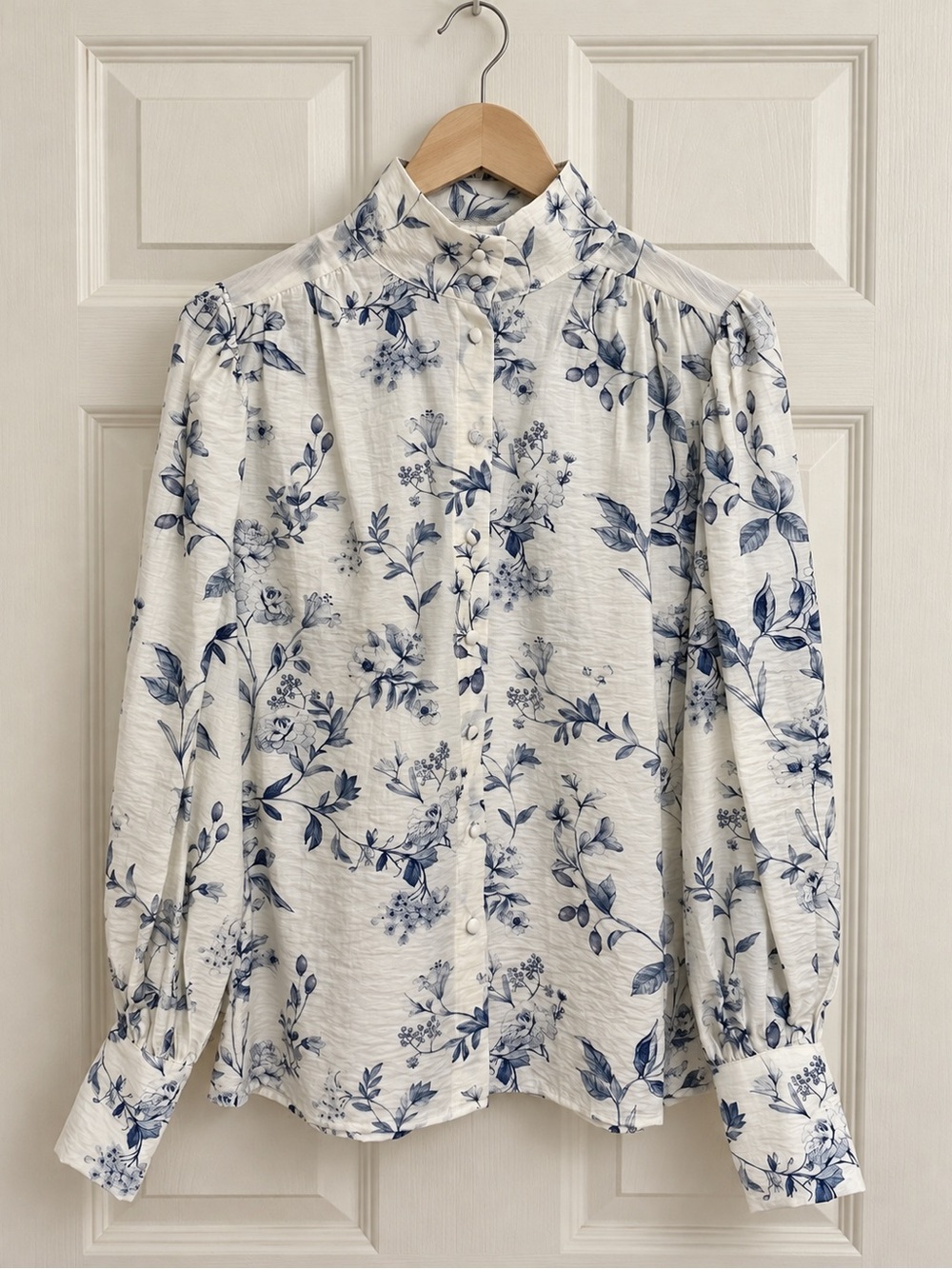 Forcast Jasmine Blue Floral Convertible Collar Blouse NWT